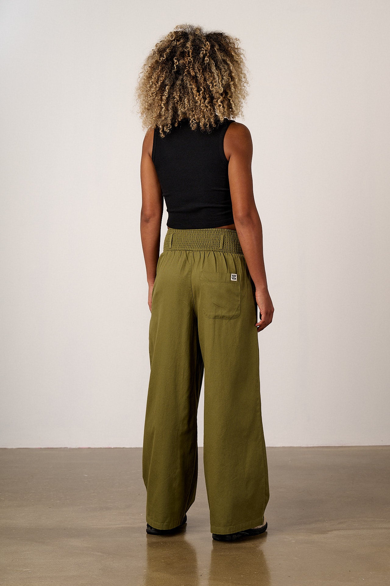 Alex - Wide Leg Cotton Trousers in Khaki