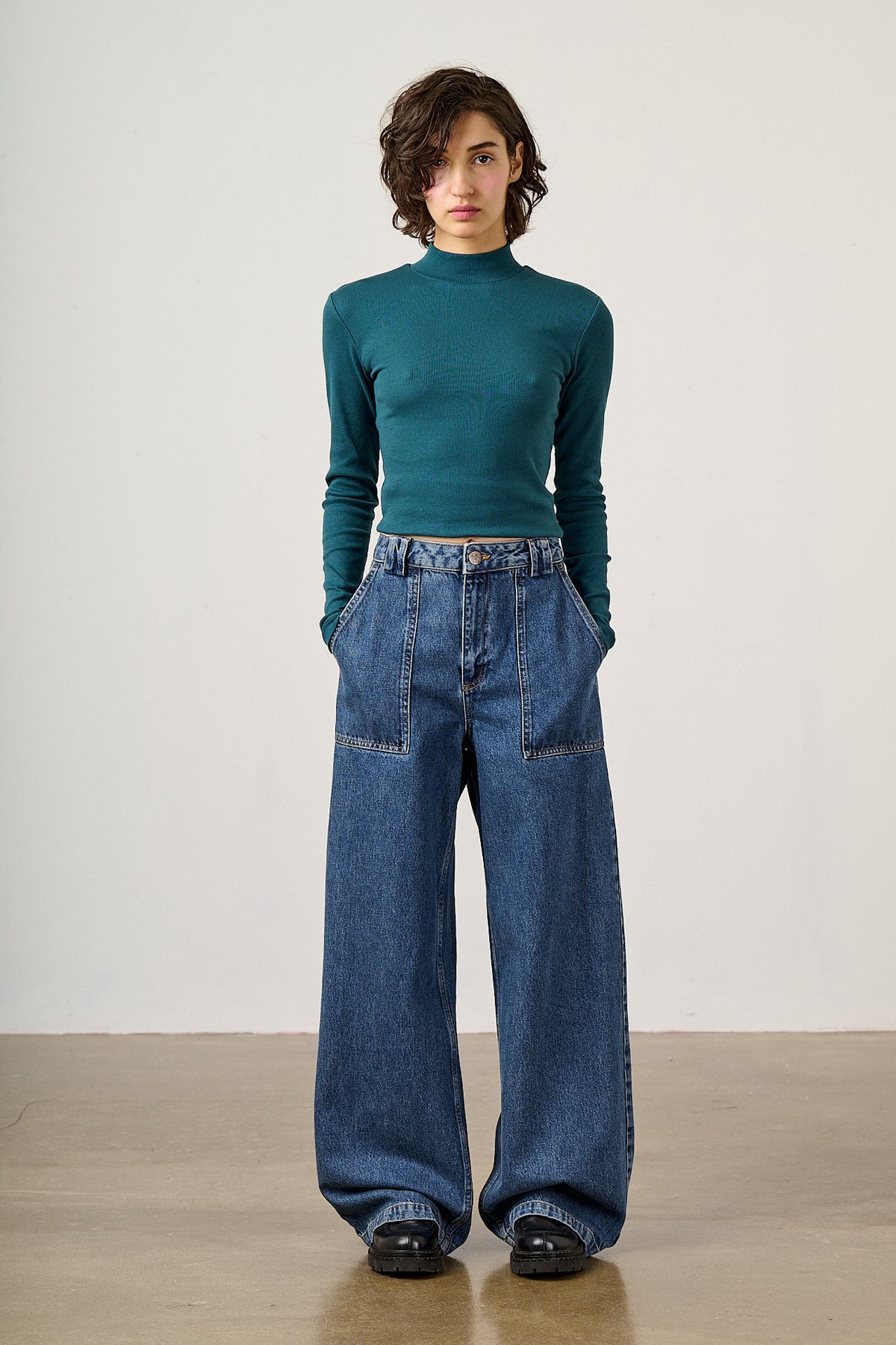 Delores - Wide Leg Jeans Organic Cotton Denim in Mid Wash Blue