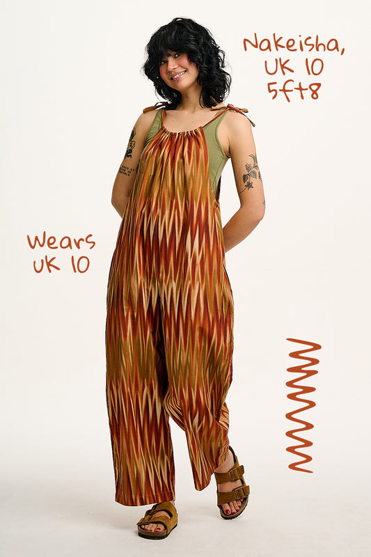 Ramona - Cotton & Linen Jumpsuit in Red Wavy Print