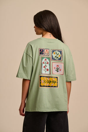 Benny - Oversized Cotton T-Shirt in Green Walled Blooms