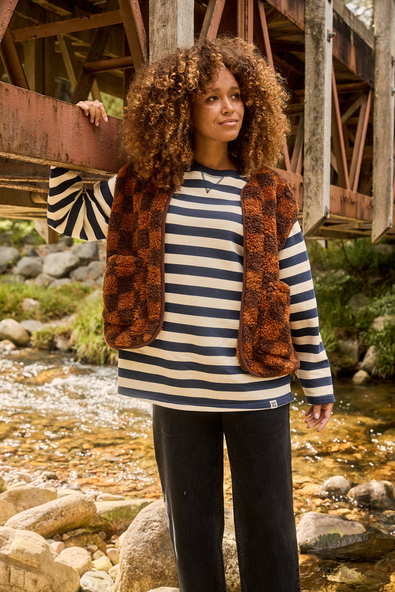 Kai - Midweight Cotton Crew Neck Sweatshirt in Navy & Ecru