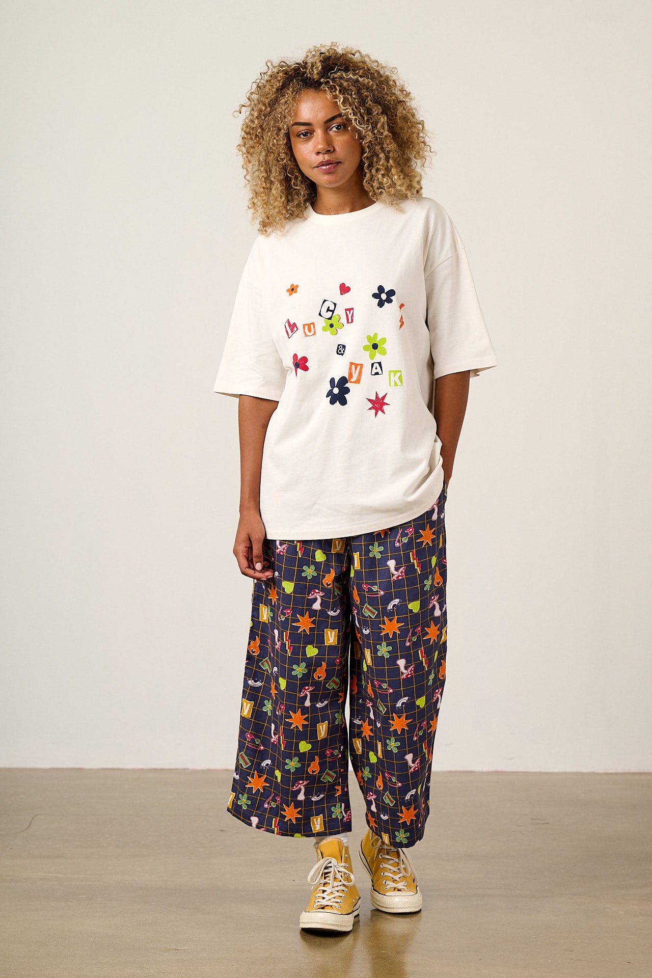 Benny - Oversized Cotton T-Shirt in Punk Scribbled Floral Graphic