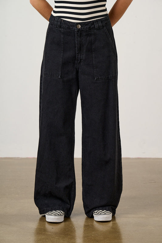 Delores - Wide Leg Denim Jeans in Washed Black