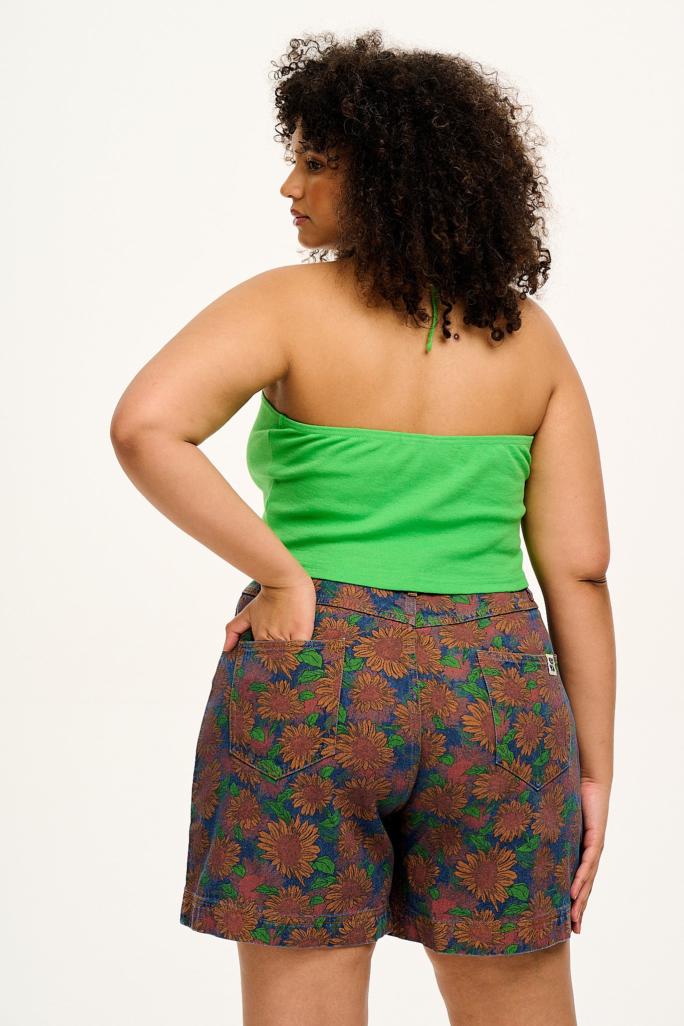 Suki - Cropped Halterneck Cotton Top in Zest Green