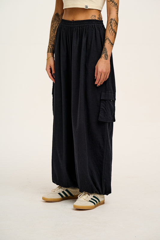 Rumi - Brushed Cotton Barrel Trousers in Black