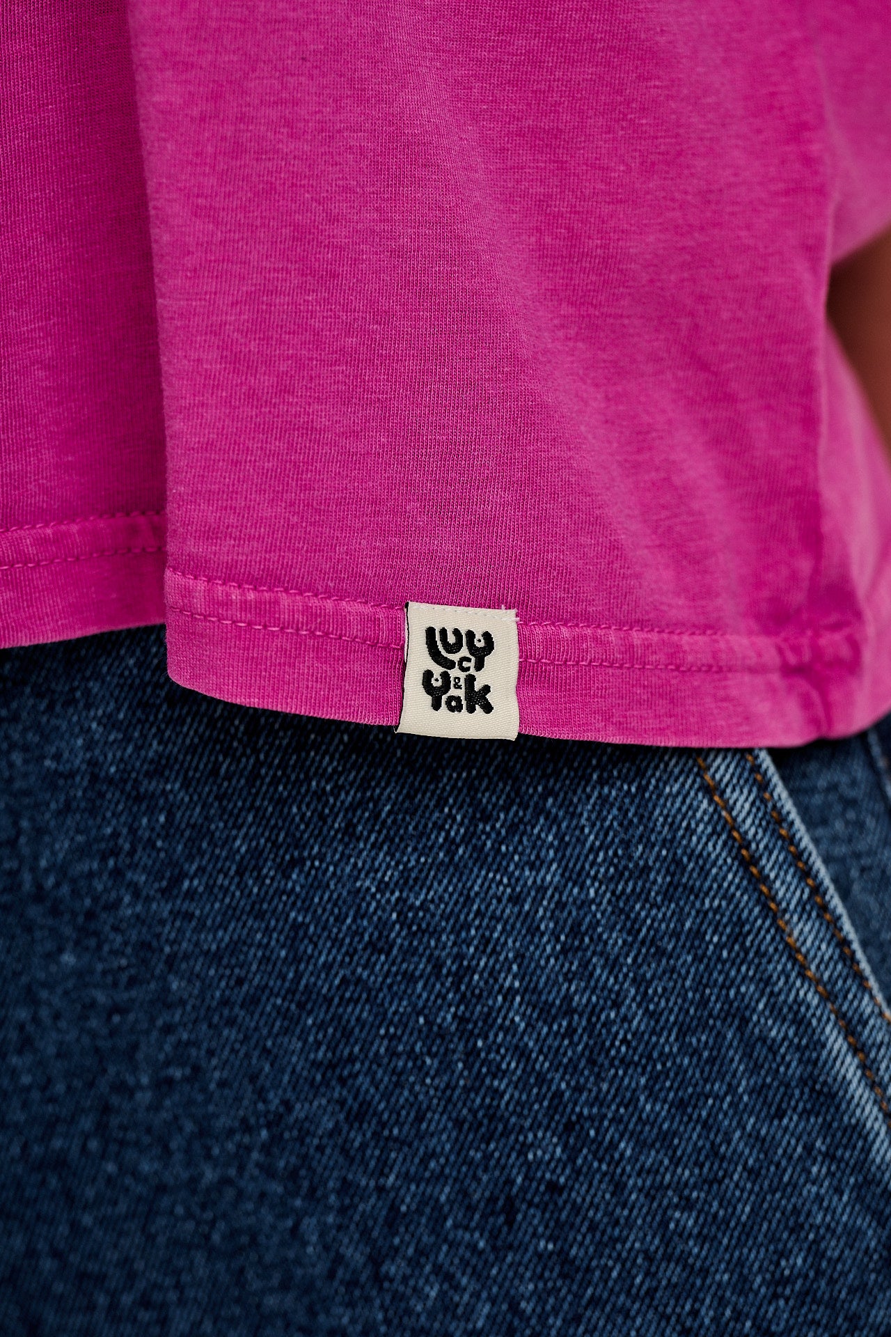 Zayla - Cropped Boxy T-Shirt in Dahlia Pink