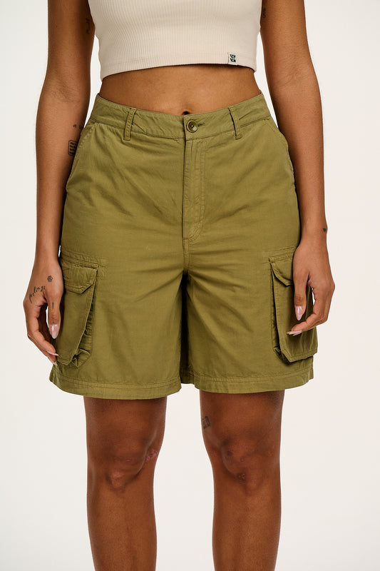 Avery - Cotton Cargo Shorts in Herb Garden Green