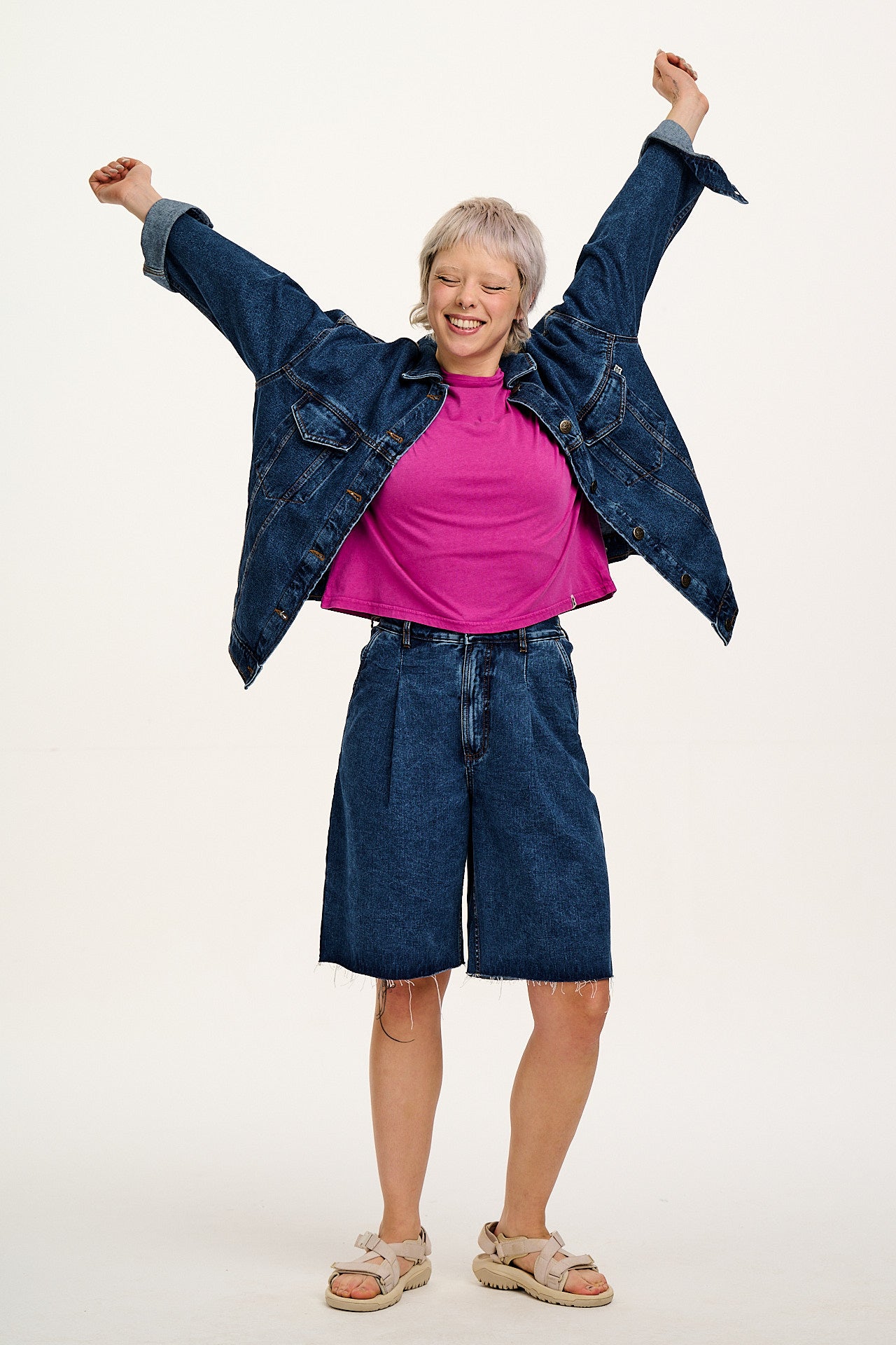 Callaway - Denim Trucker Jacket in Midwash Blue