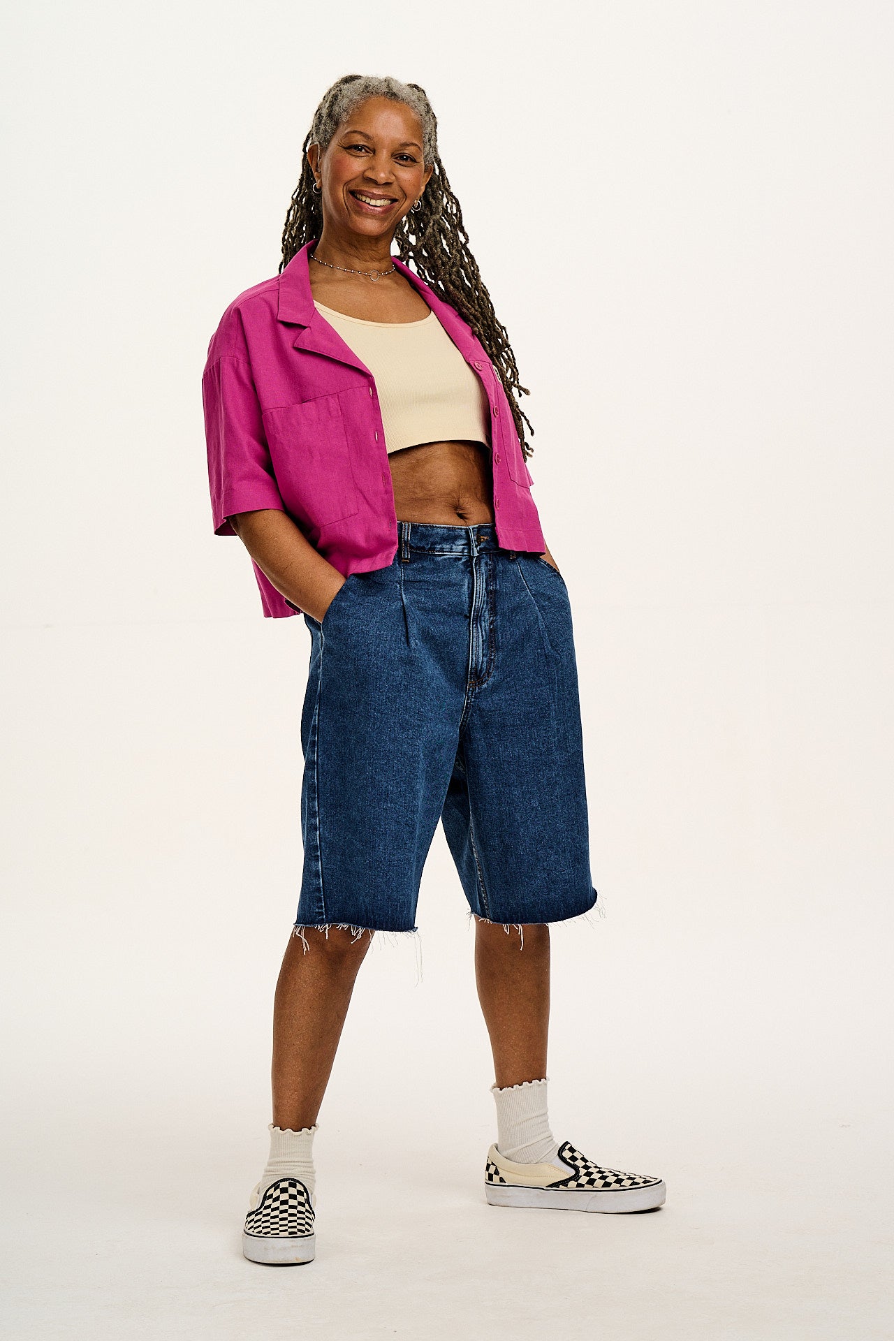 Cole - Denim Shorts in Mid Wash Blue