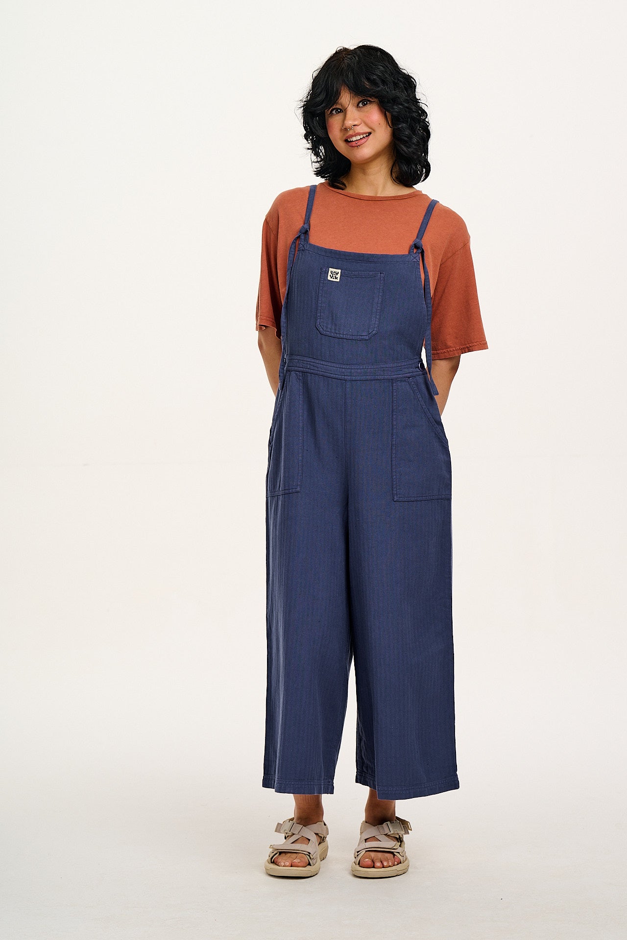 River - Cropped Cotton Dungarees in Indigo