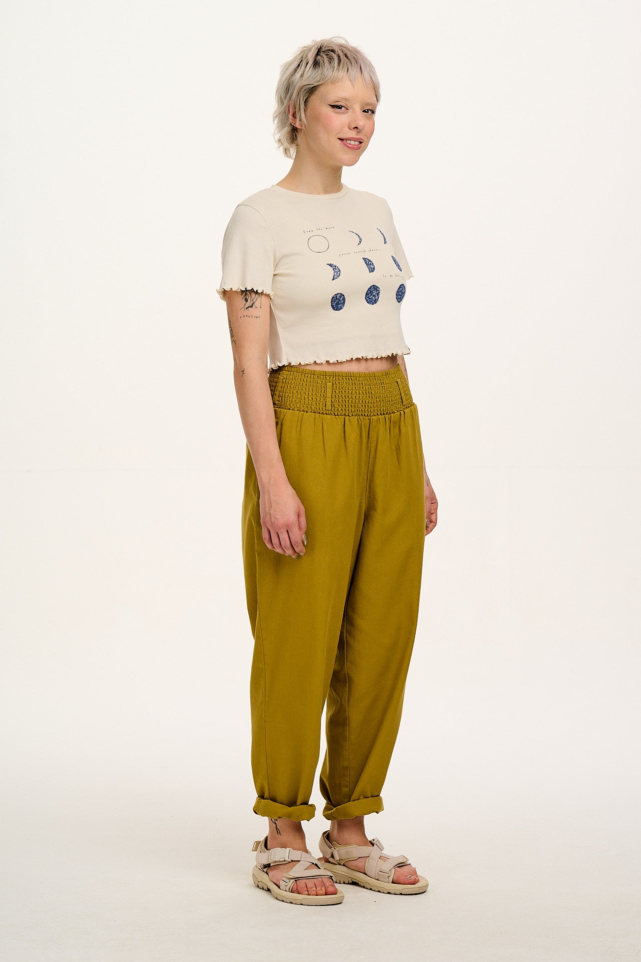 Alexa - Cotton Trousers in Tapenade Green