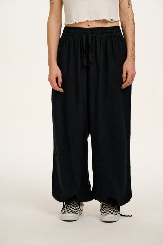 Mylo - Wide Leg Trousers in Black