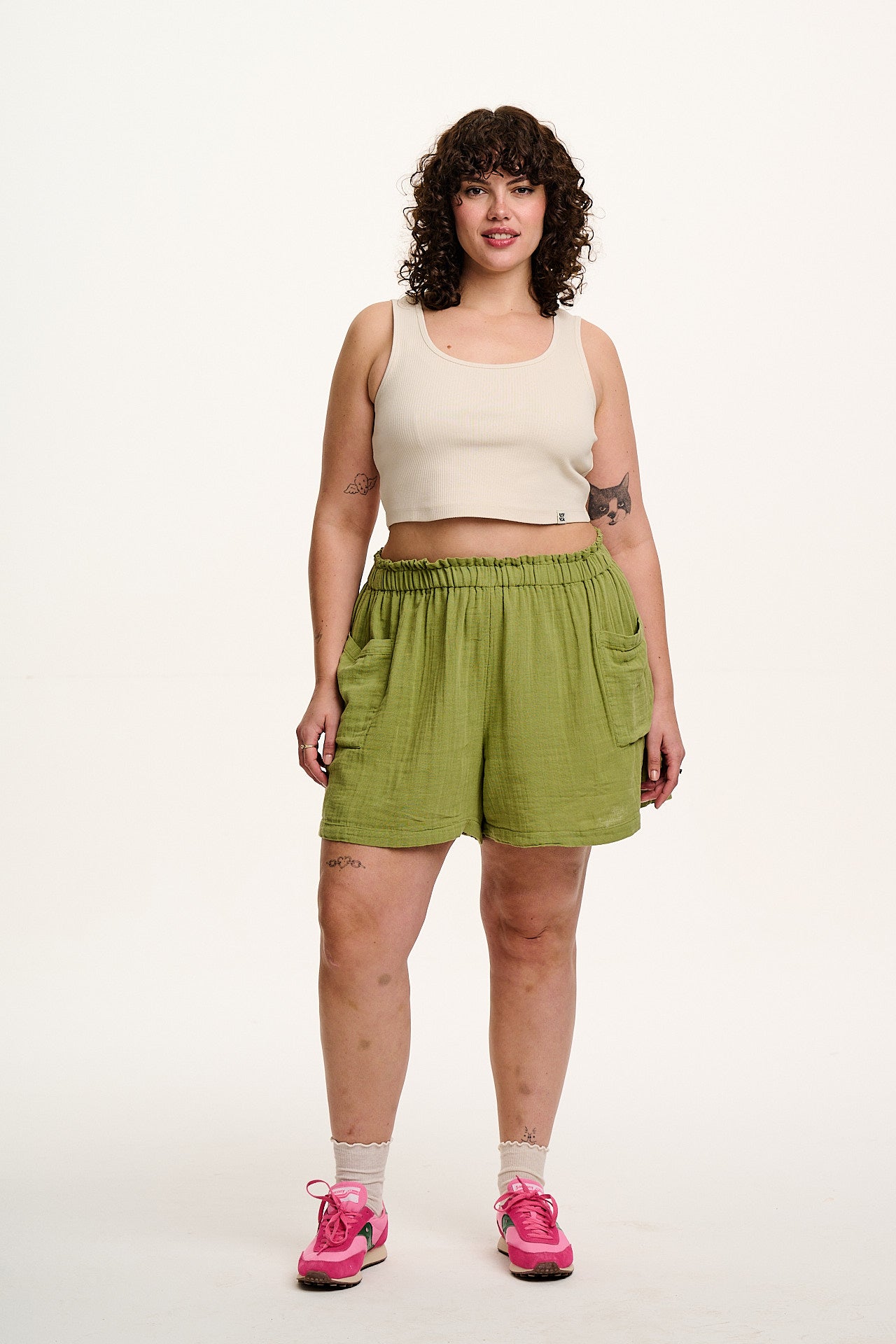 Sierra - Cotton Shorts in Herb Garden Green