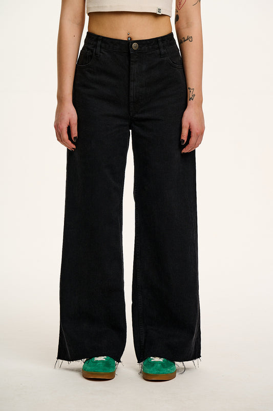 Carter - High Waisted Denim Jeans in Washed Black