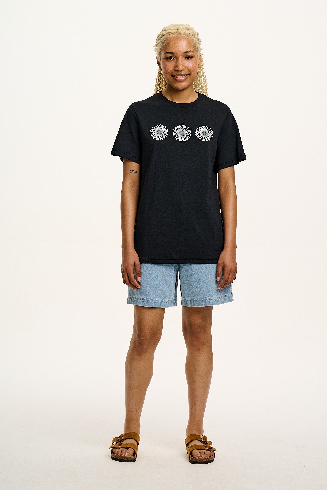 Denver - Cotton T-Shirt in Sunflowers in a Row Print