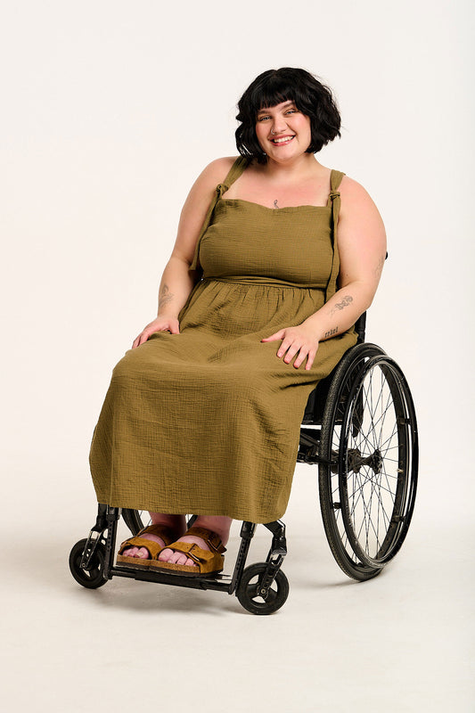 Faye - Midi Cotton Gauze Dress in Khaki Green