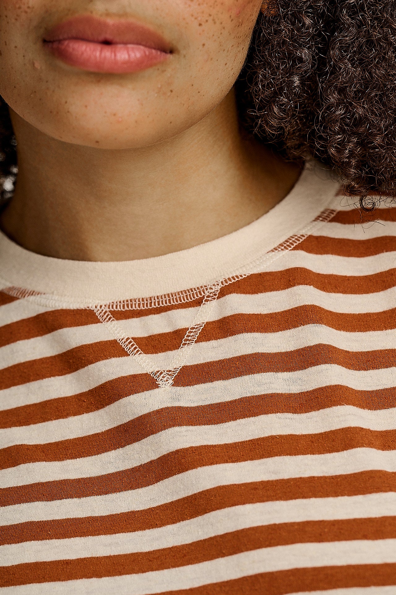 Murat - Long Sleeve Lightweight Cotton & Hemp T-Shirt in Amber & Ecru Stripe