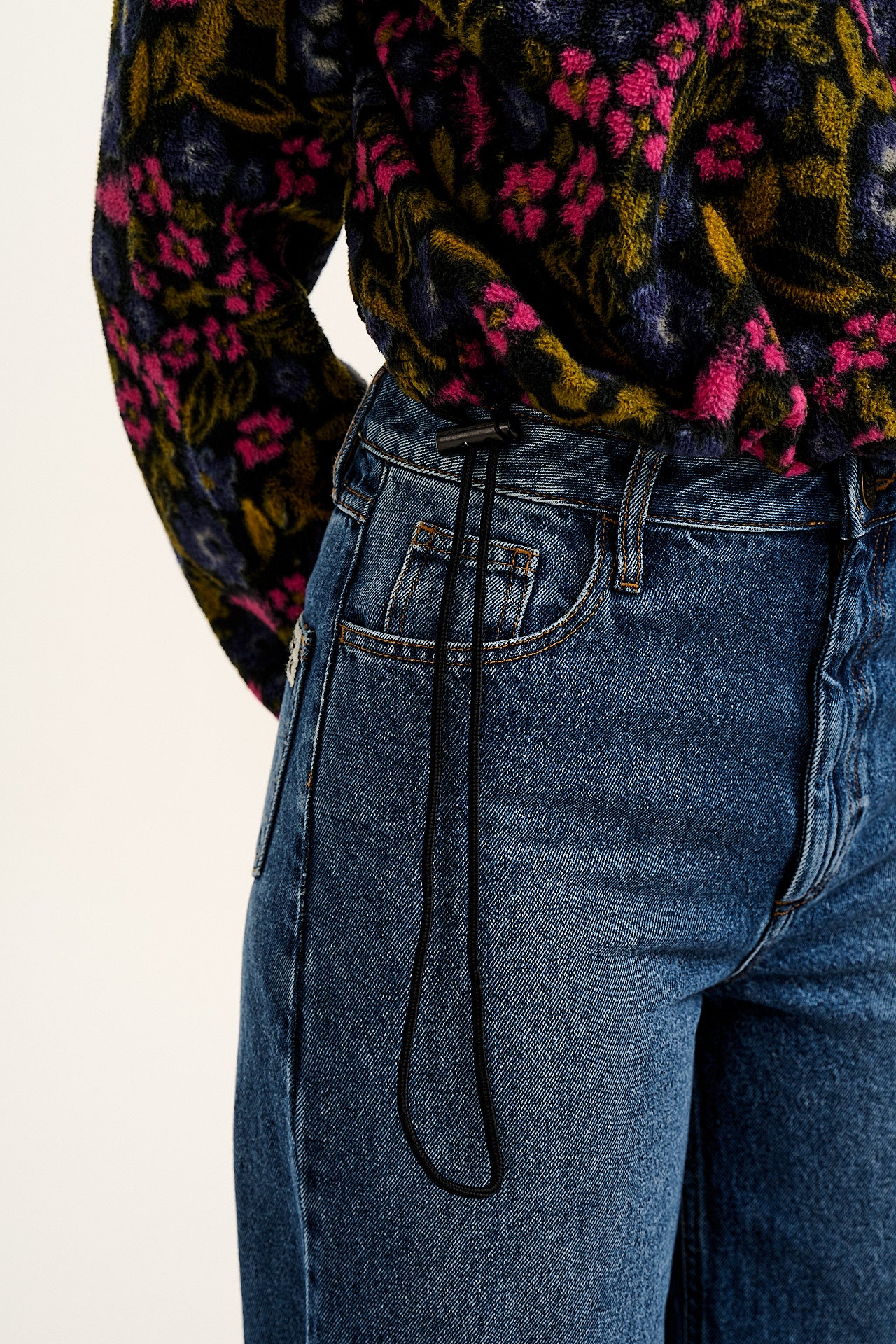 Blake - Cropped Fleece in Grunge Ditsy Floral