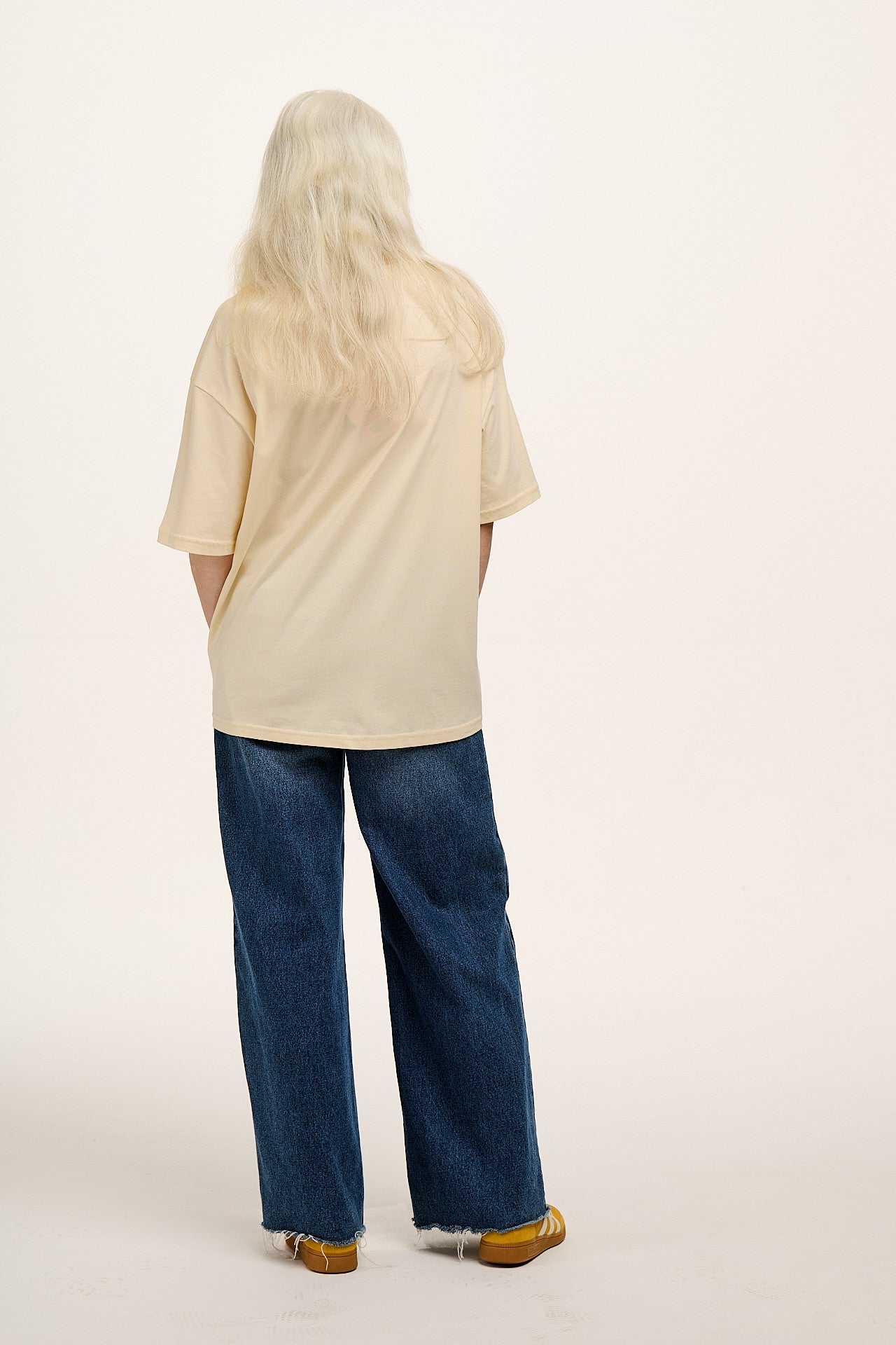 L.E. Benny - Oversized Cotton T-Shirt Artist Print by Hugo Alberto