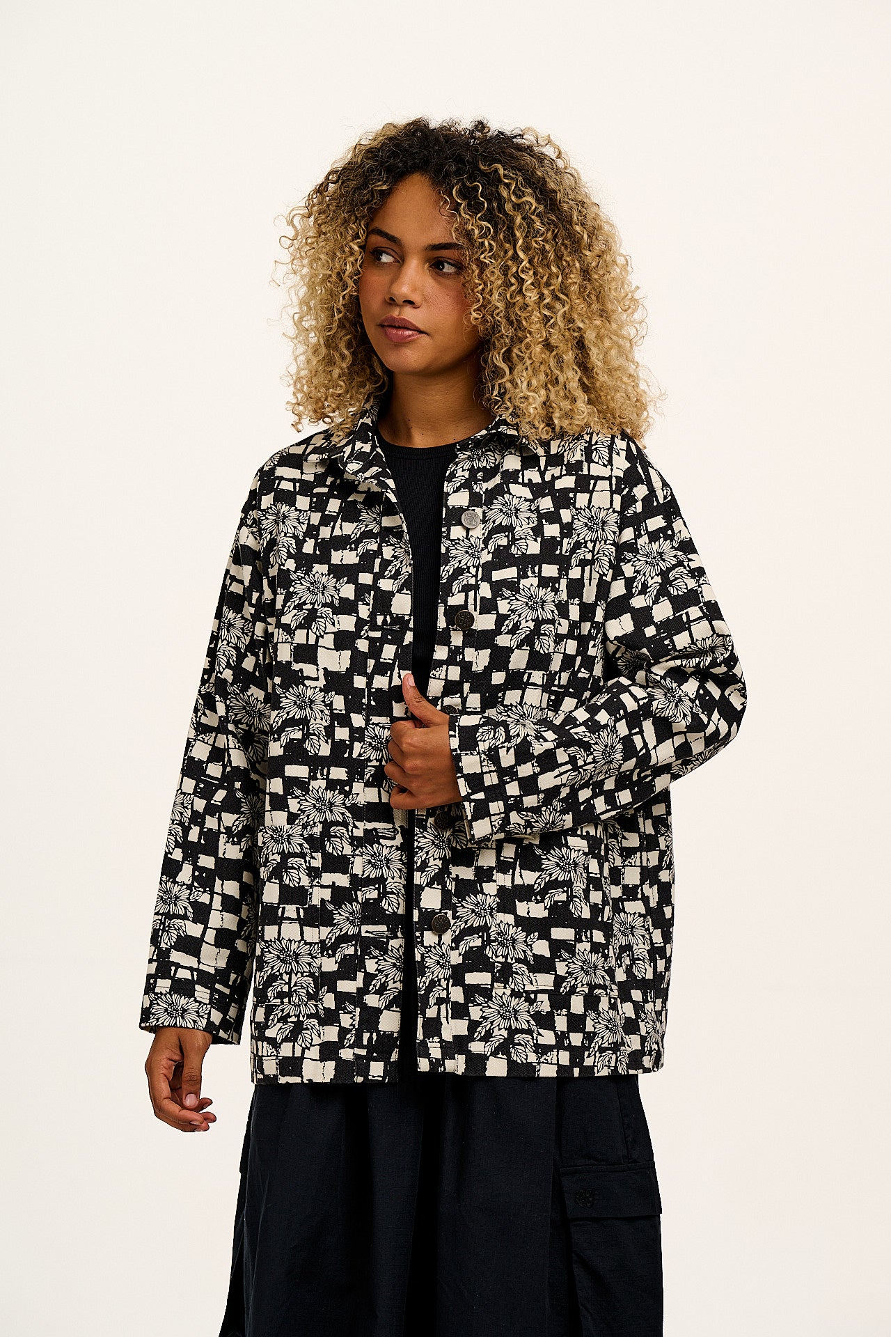 L.E. Olly - Jacket in Black & White Sunflower Check – Lucy & Yak