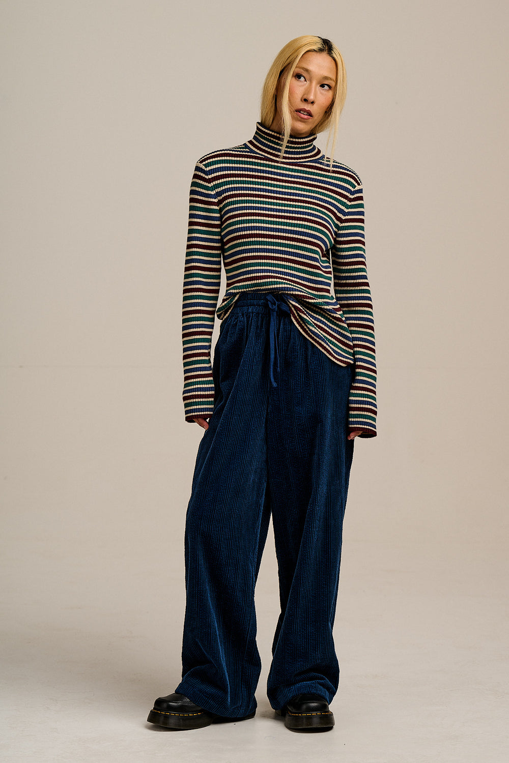 Norris - Wide Leg Corduroy Trousers in Navy