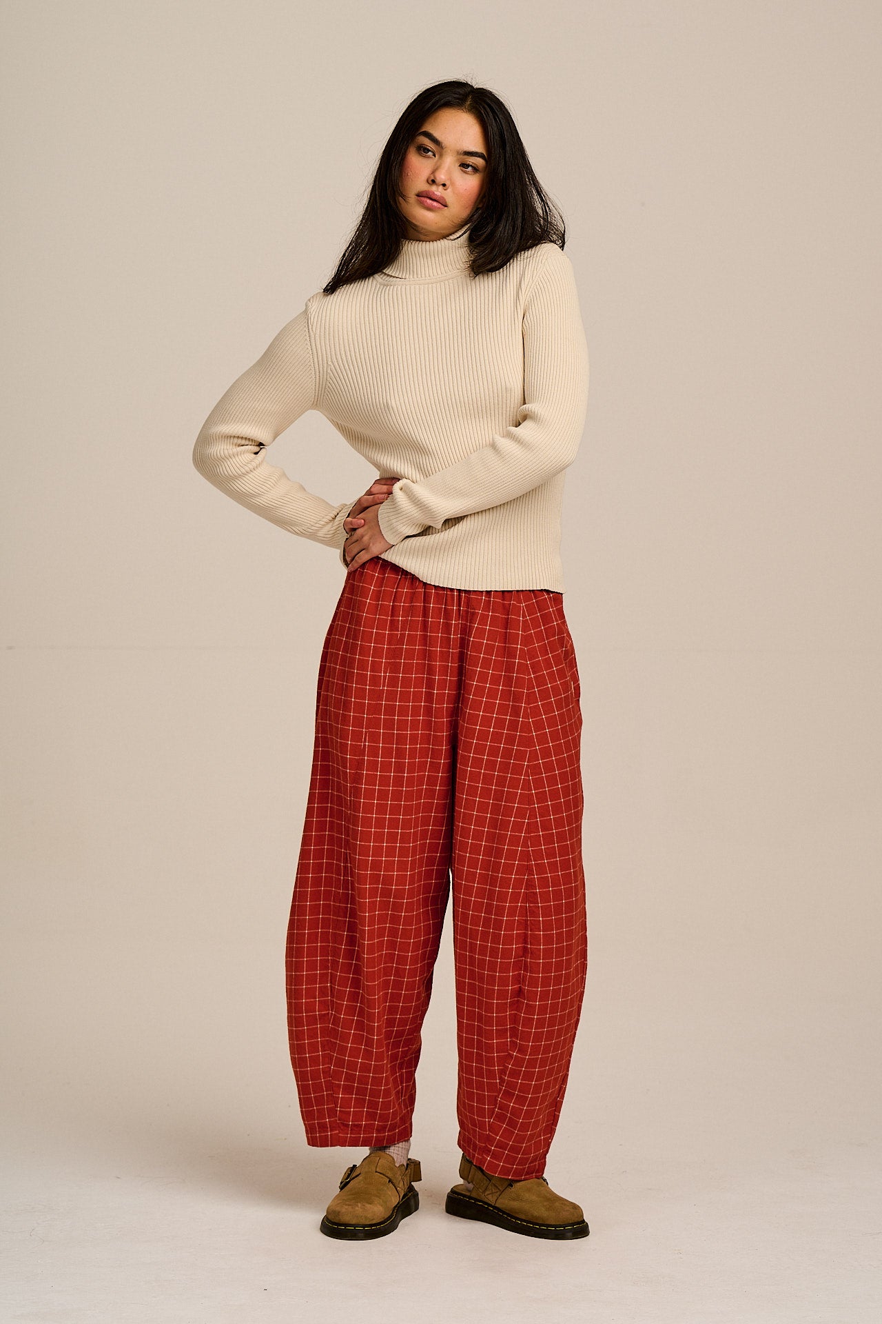 Obregon - Barrel Leg Brushed Cotton Trousers in Rust Check
