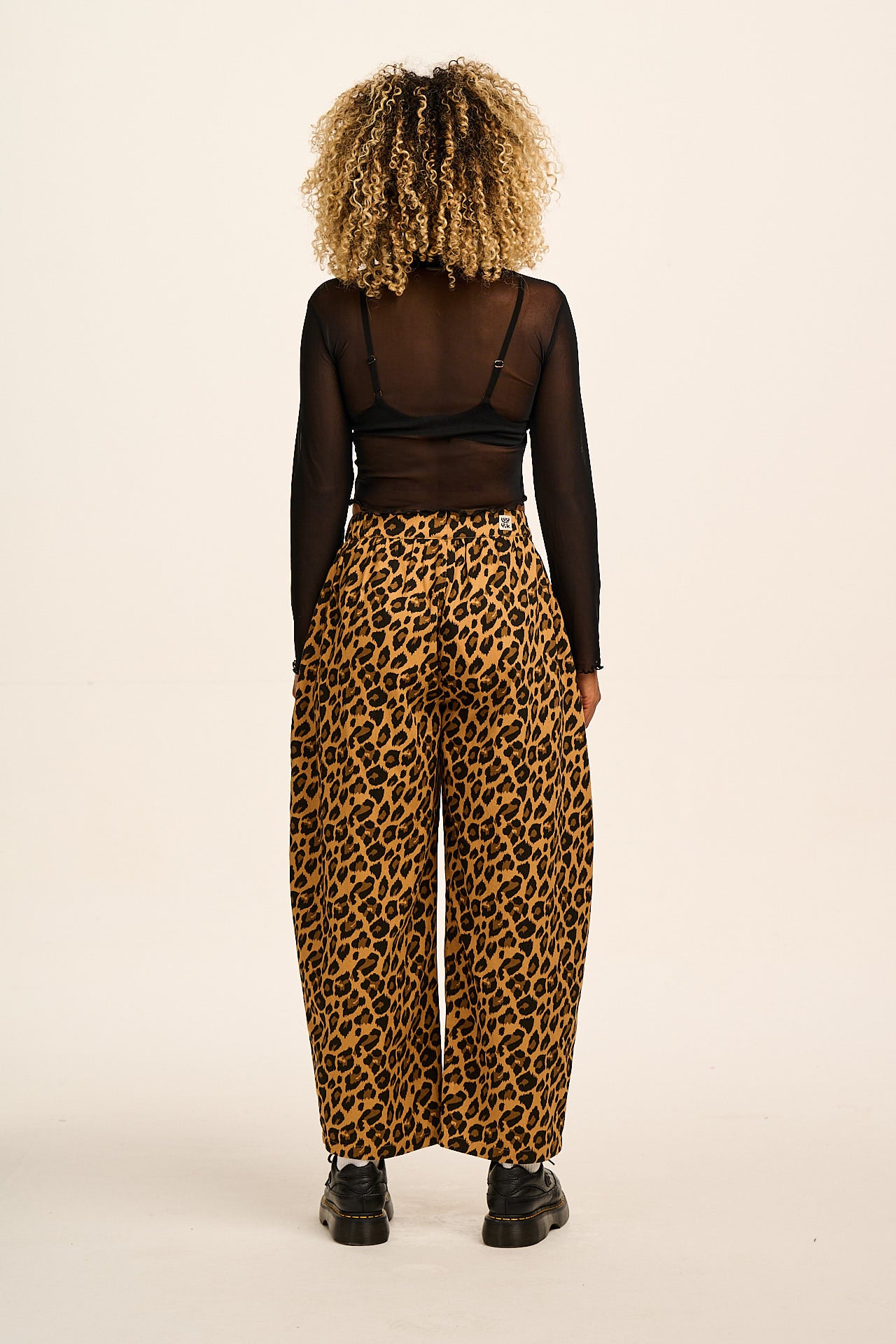 Beau - Barrel Leg Cotton Trousers in Leopard Print