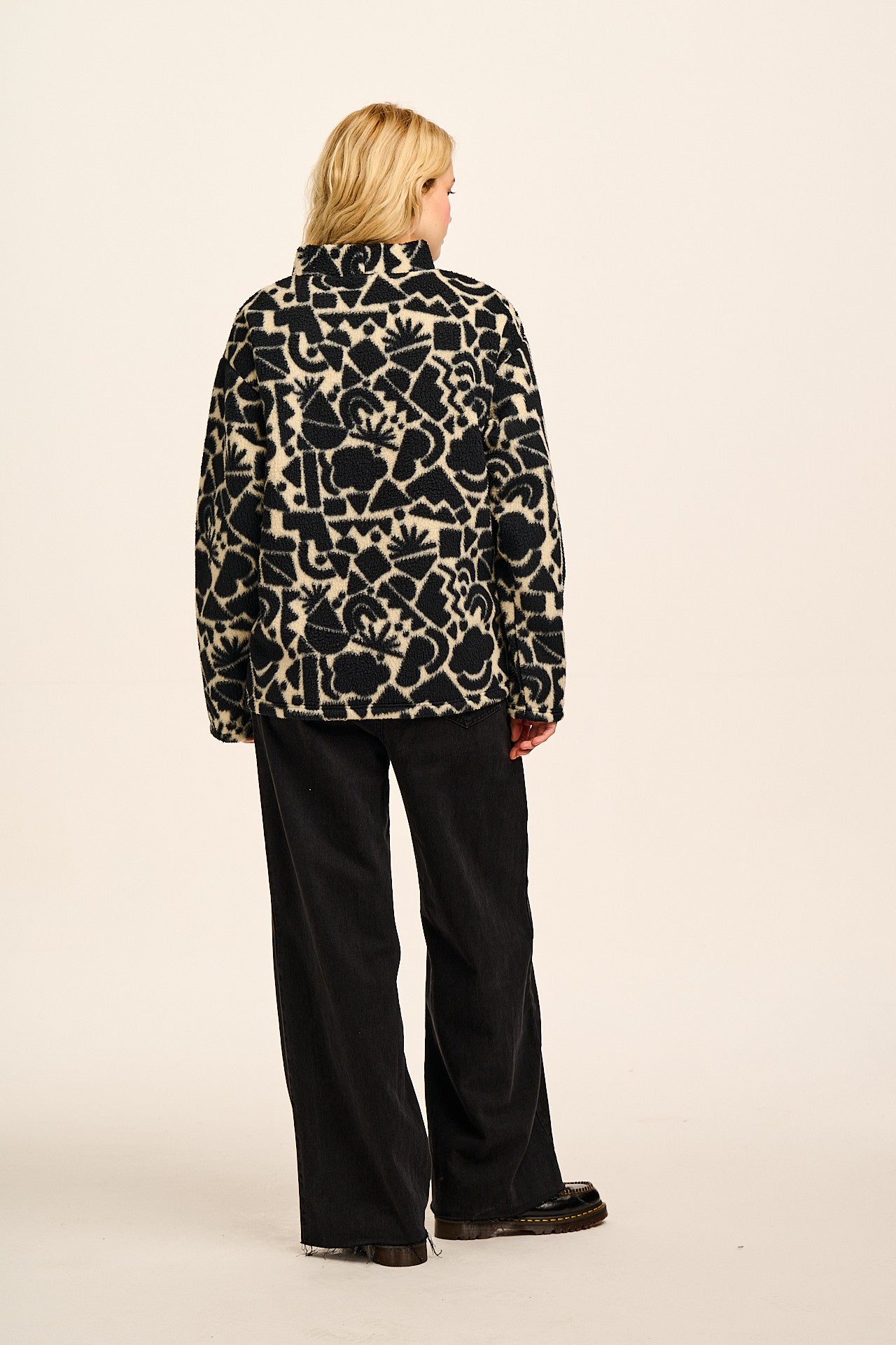 Manaia - Funnel Neck Polar Fleece in Mono Geo