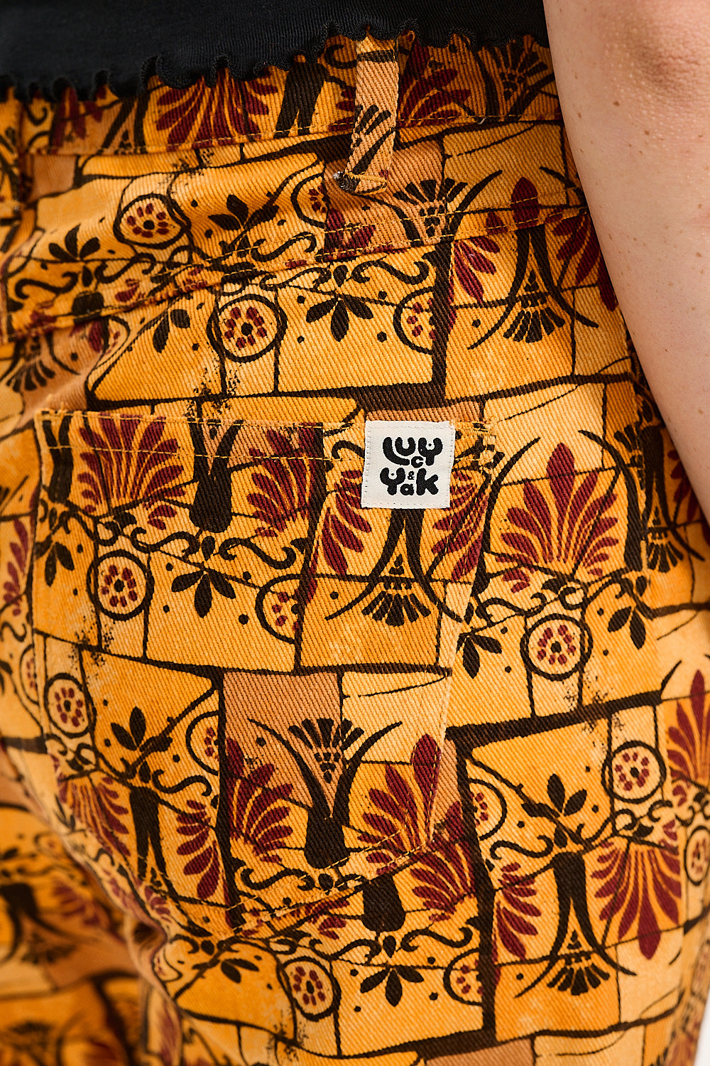 Dana - Mom Twill Jeans in Estelle Print