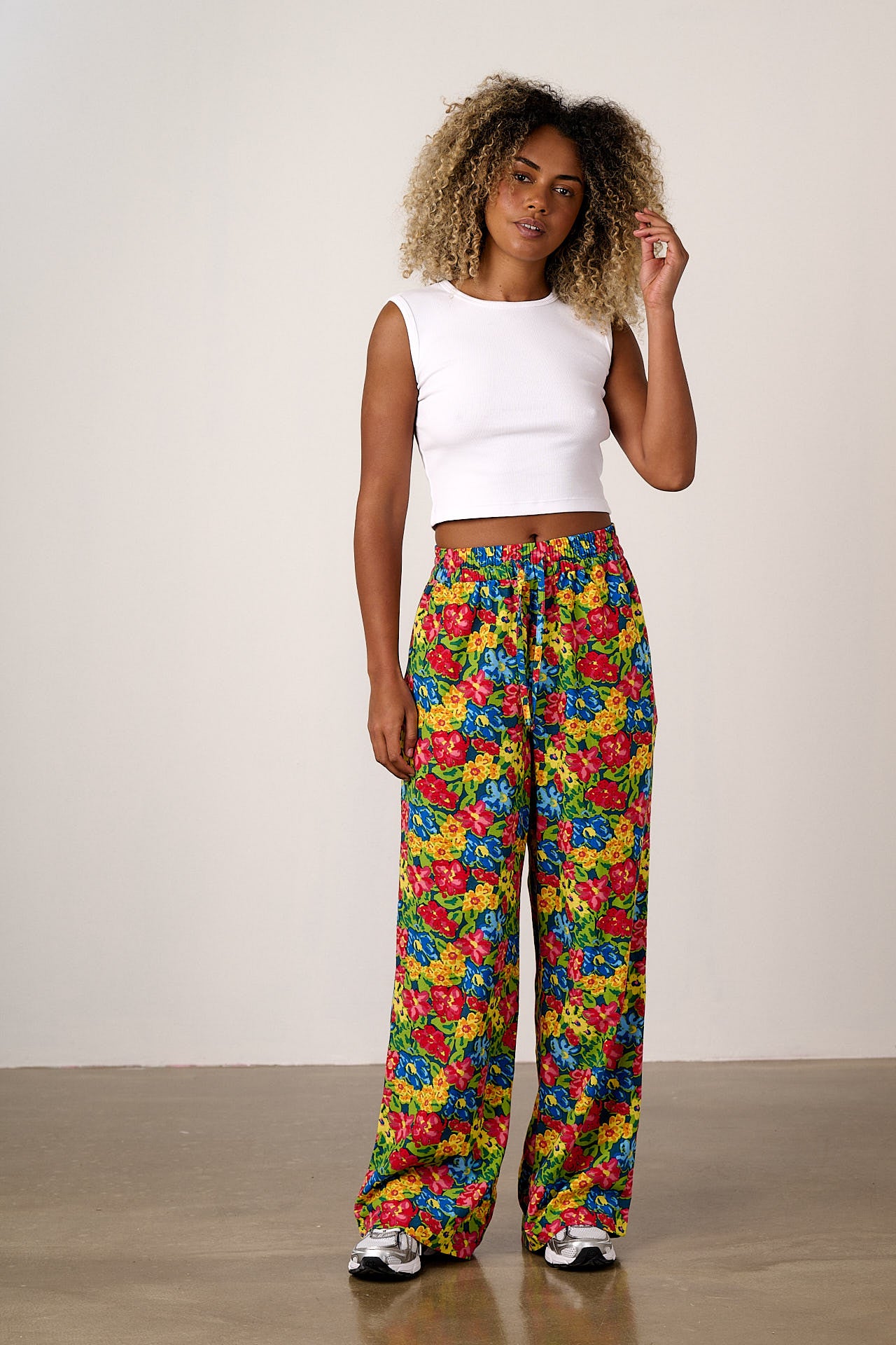 Norris - Wide Leg Cotton & Viscose Trousers in 80s Scribbled