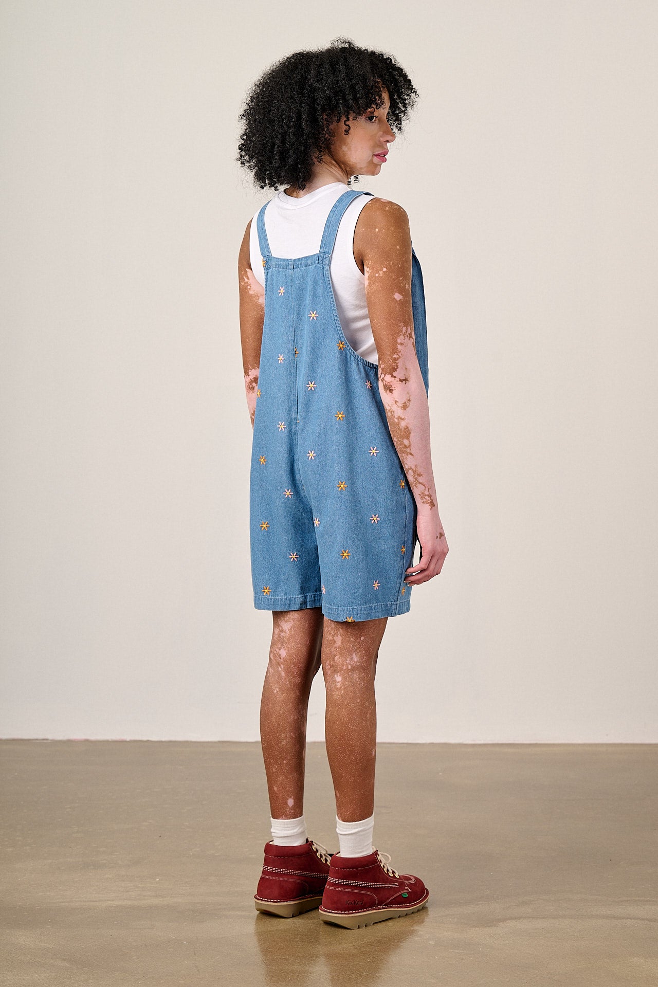 IMPERFECT - Original Dungaree Shorts - Cotton Dungaree Shorts in Light Blue with Floral Embroidery