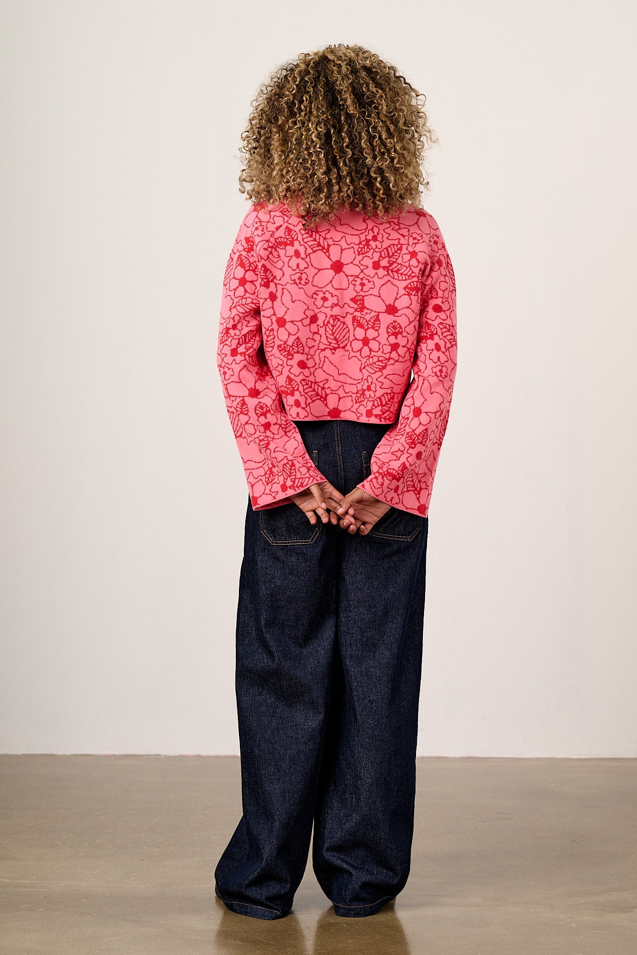 Robyn - V-Neck Cotton Cardigan in Pink & Red Kahlo Blooms