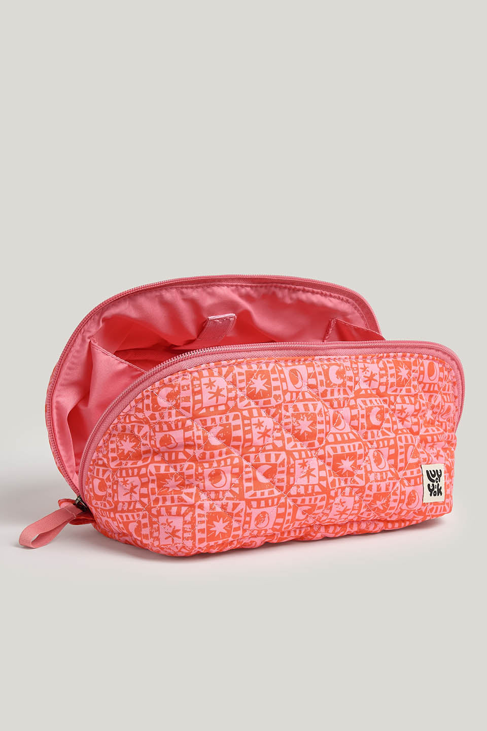 Makari - Expandable Washbag in Pink & Red Lunar Checkerboard