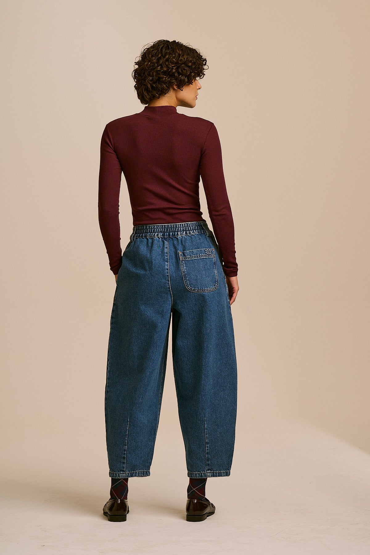 Ashby - Denim Barrel Leg Jeans in Mid Wash New Fit
