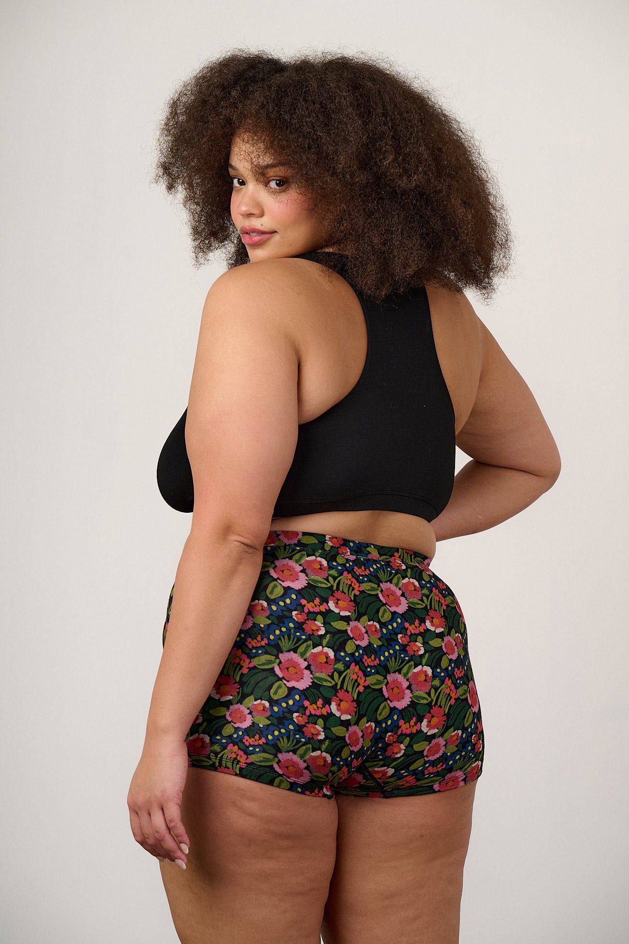 Emil - Viscose Crop Top in Black