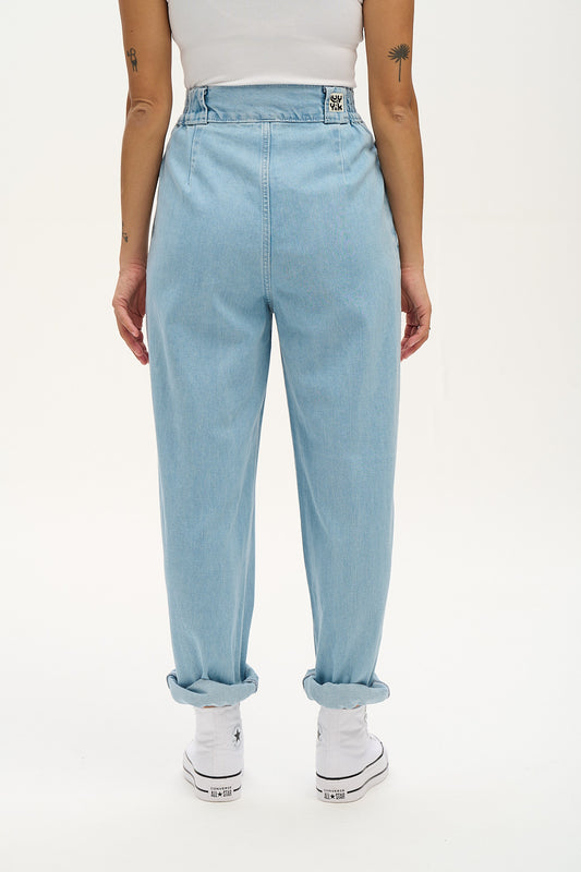 Addison - Denim Jeans in Light Wash Blue