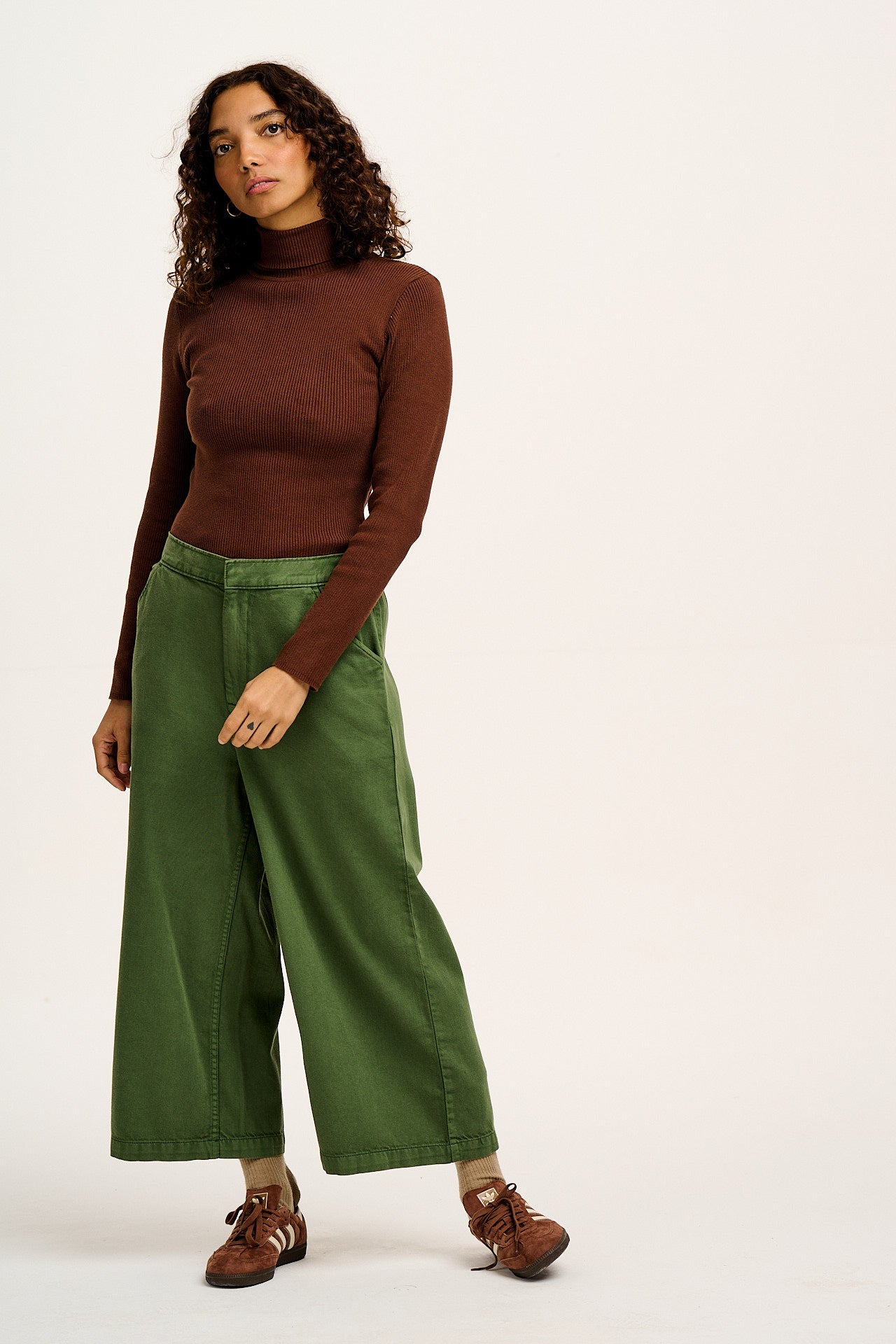 Halston - Wide leg Cotton Trousers in Highland Green