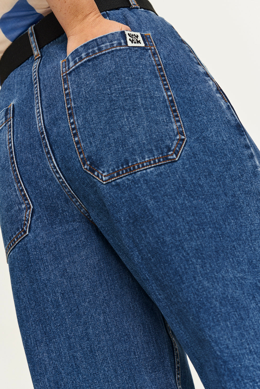 Lucy & Jeans: Mid Super Yak Leg Cole Wash Wide ORGANIC – - Blue DENIM
