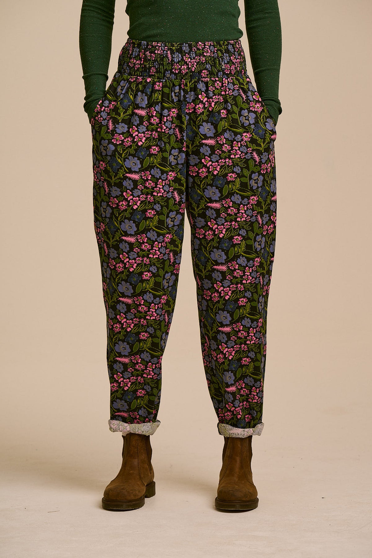 Alexa - Cotton Trousers in Grunge Ditsy Floral