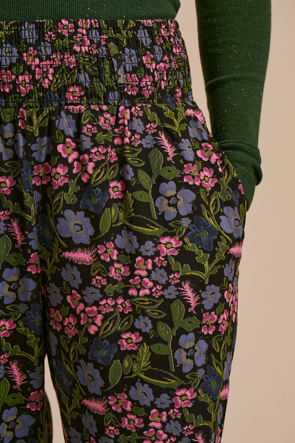 Alexa - Cotton Trousers in Grunge Ditsy Floral