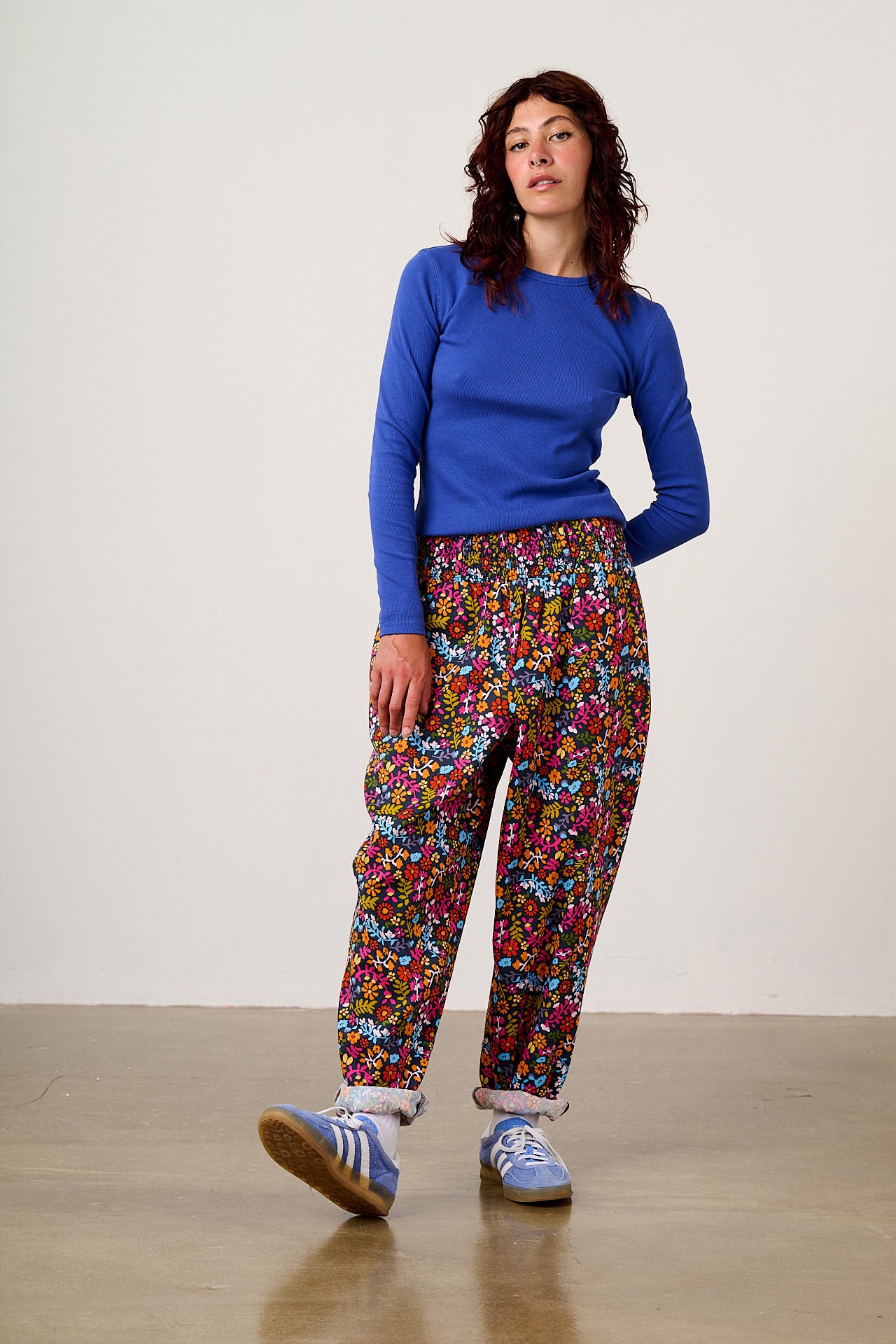 Alexa - Cotton Trousers in Retro Picnic Floral