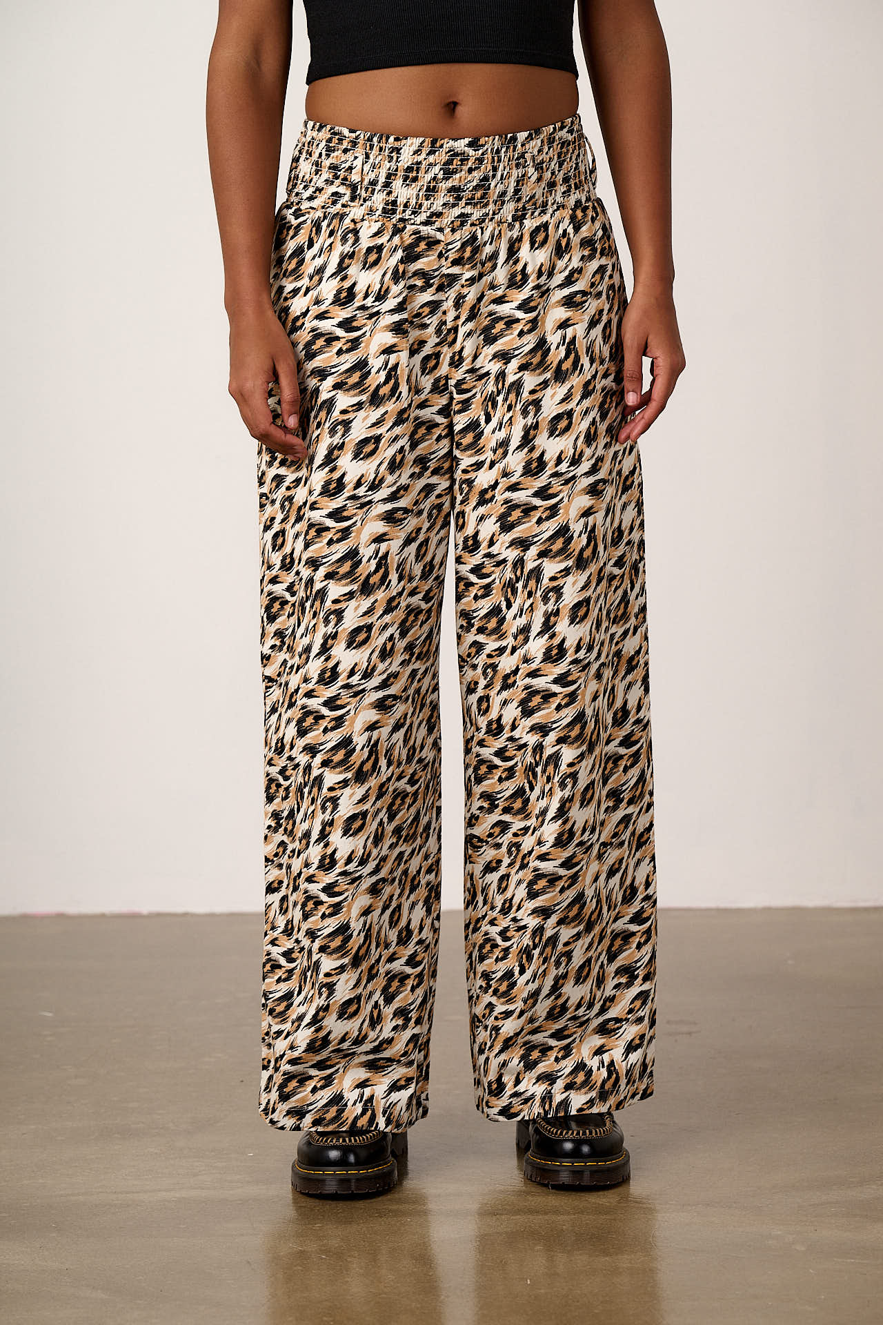 Alex - Wide Leg Cotton Trousers in Leo Refresh