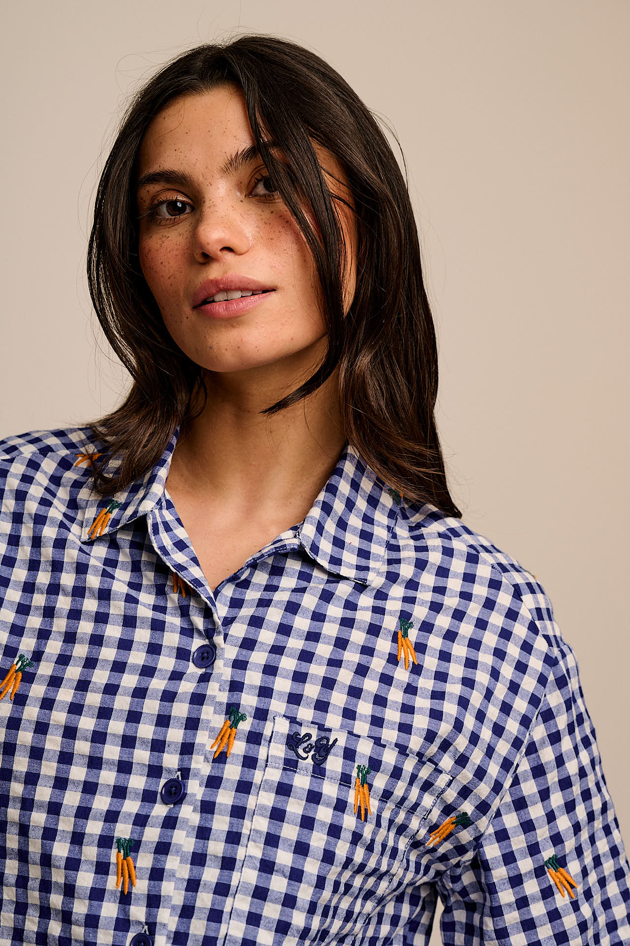 Archer -  Cotton Shirt in Gingham with Carrot Embroidery