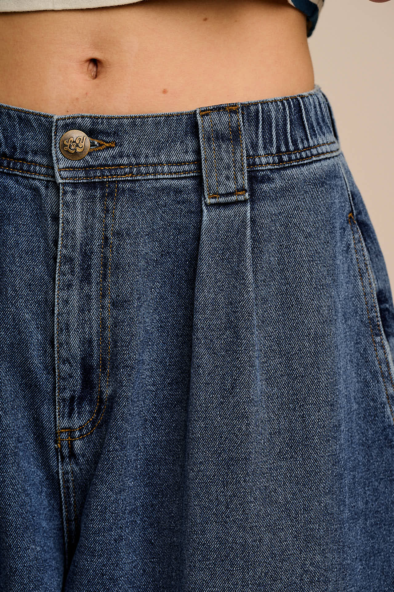 Ashby - Denim Barrel Jeans in Mid Wash