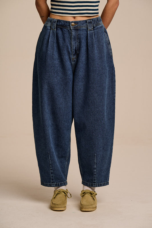 Ashby - Denim Barrel Leg Jeans in Mid Wash New Fit