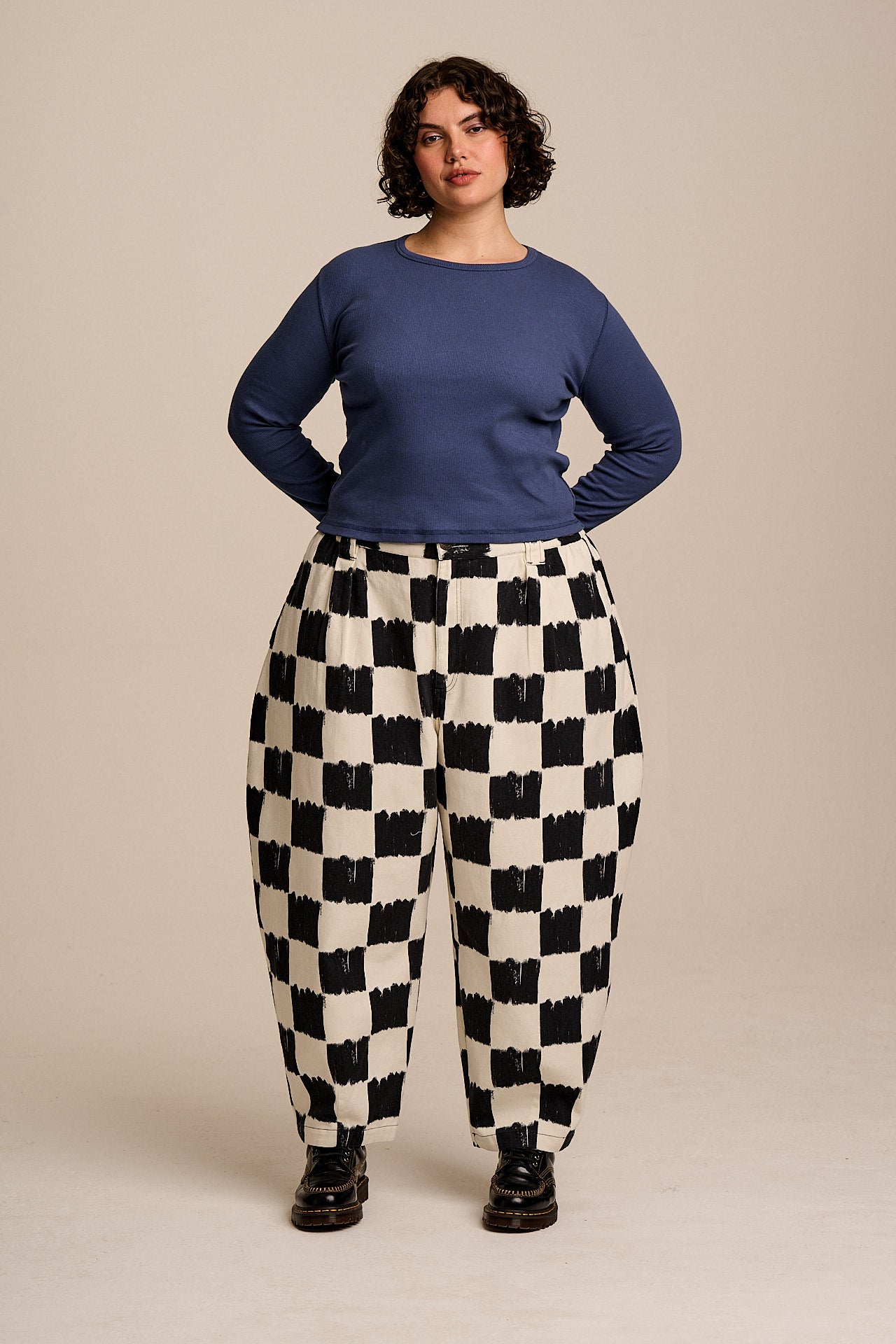 Ashby - Cotton Barrel Leg Trousers in Black & Ecru Blurred Checkerboard