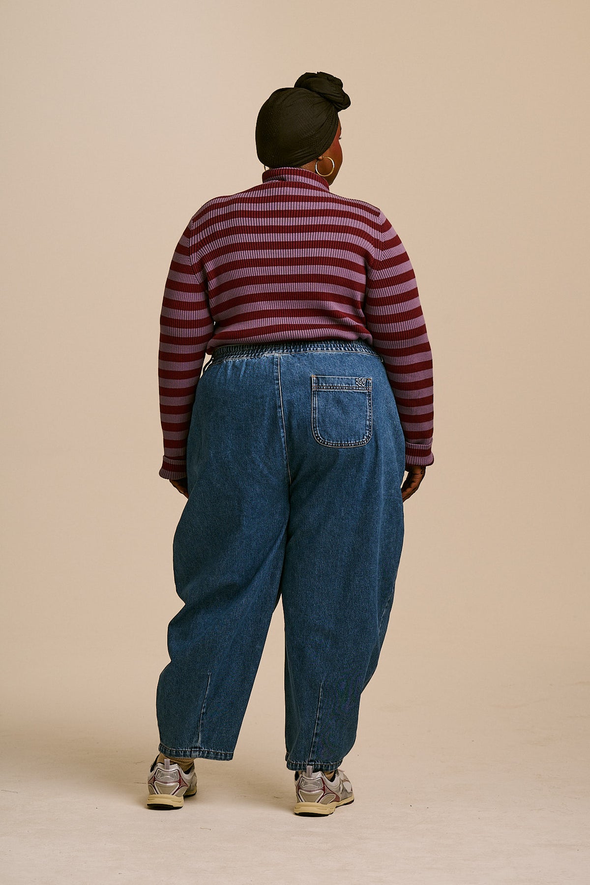 Ashby - Denim Barrel Leg Jeans in Mid Wash New Fit