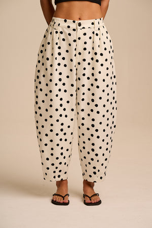 Ashby - Cotton Barrel Leg Trousers in Ecru & Black Polka Dot