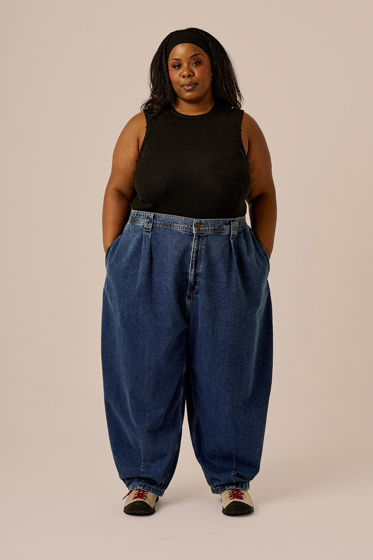 Ashby - Denim Barrel Leg Jeans in Mid Wash