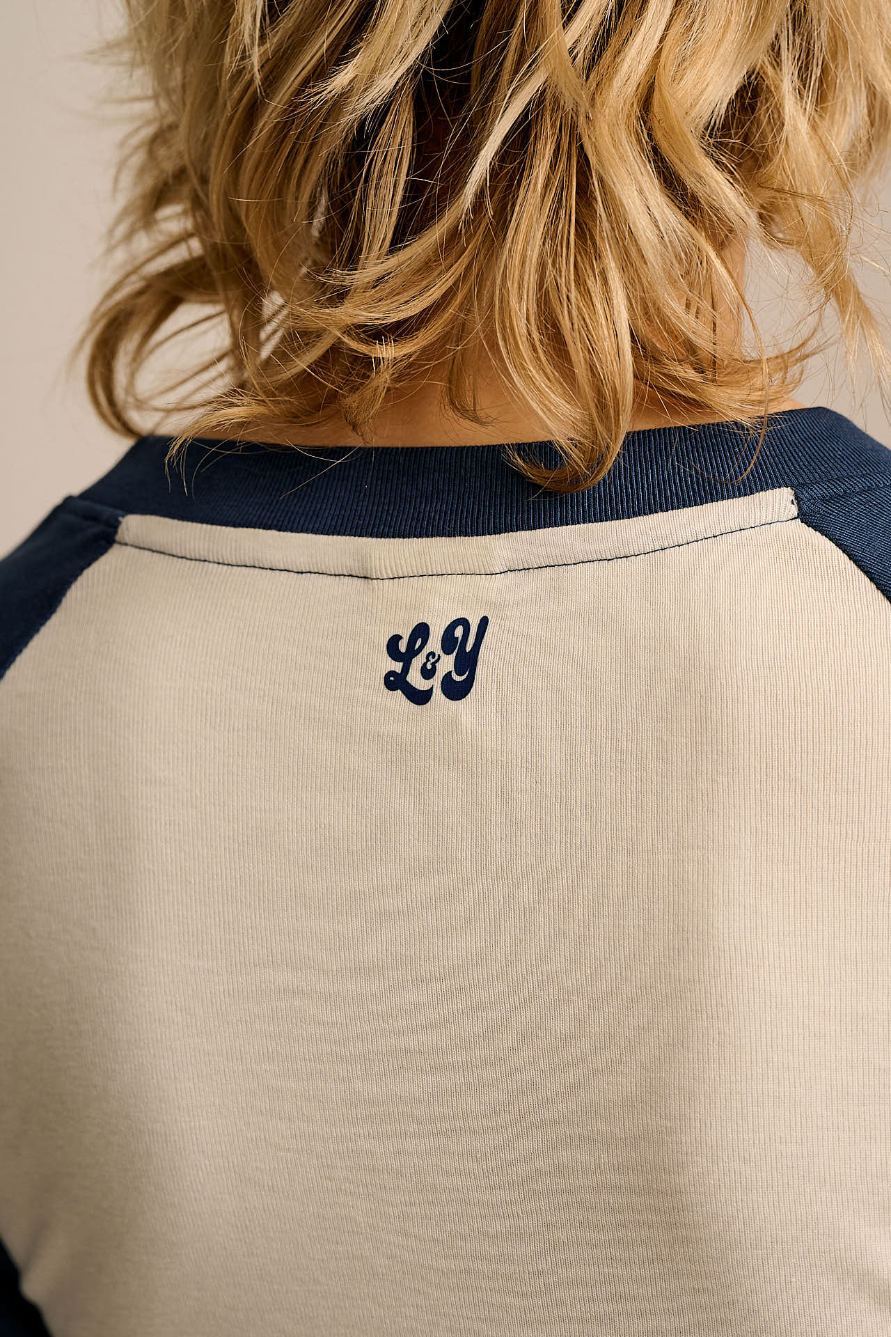 Avi - Long Sleeve Raglan Top in Ecru and Navy